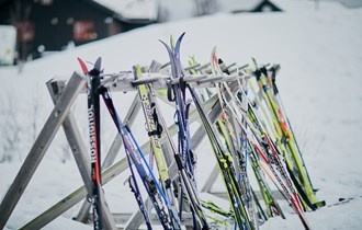 På Brennabu går skisporet rett igjennom tunet. Foto: Christine Stokkebryn 