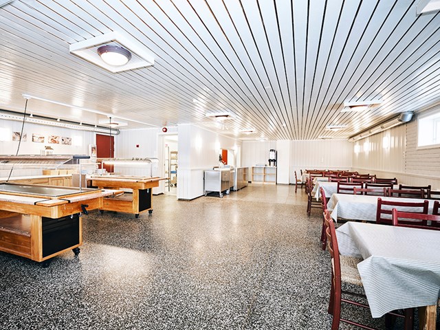 Spisesalen i hovedhuset. Foto: Christine Stokkebryn