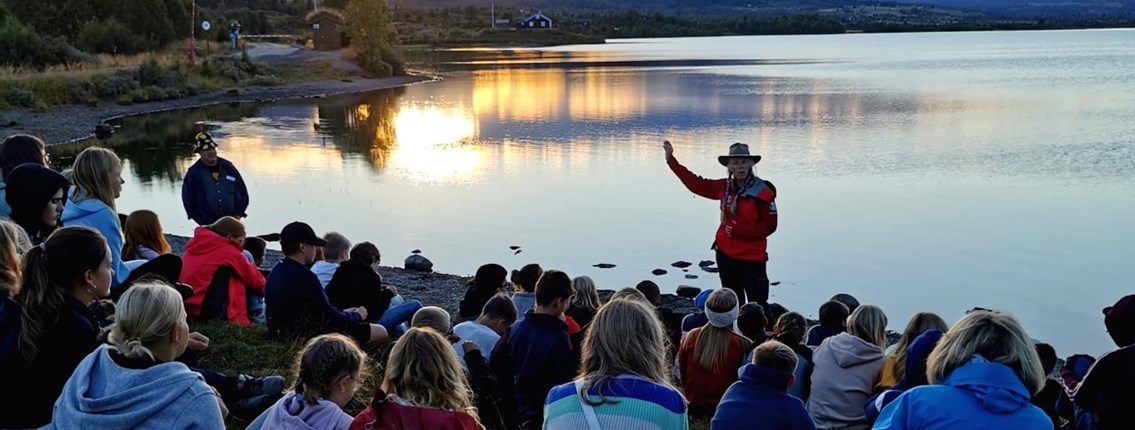Fortellerstund ved Vasetvannet, Vaset i Valdres. Brennabu leirskole