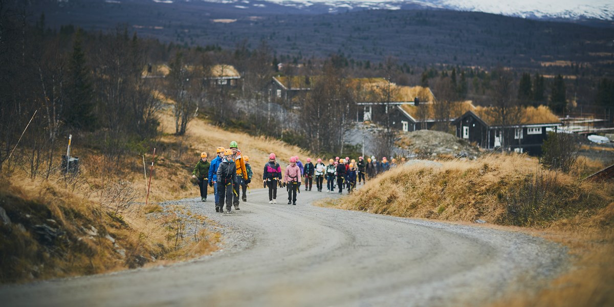 På vei til balanselina. Foto: Christine Stokkebryn