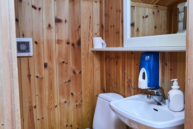 Oddmundstogo. Hytte til utleie på Vaset i Valdres. Bad.