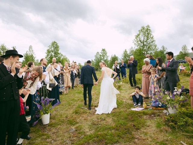 Bryllupsseremoni på Brennabu. sommeren 2022. Valdres. 